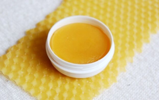 Ointment with butter and eggs for the treatment of osteochondrosis of the neck